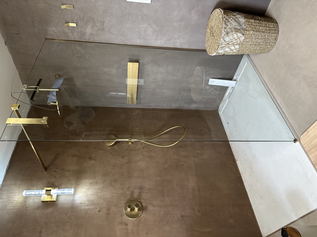 Douche à l'italienne